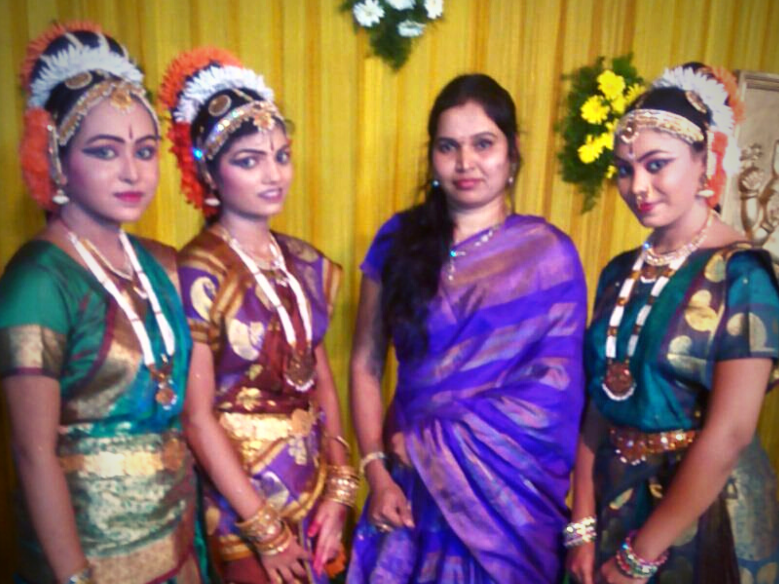 Goa Traditional Dress for Goan Catholics & Non-Catholics Men & Women